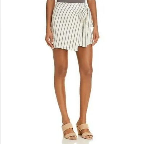 Theory White and Black Striped Skirt - Picture 1 of 2